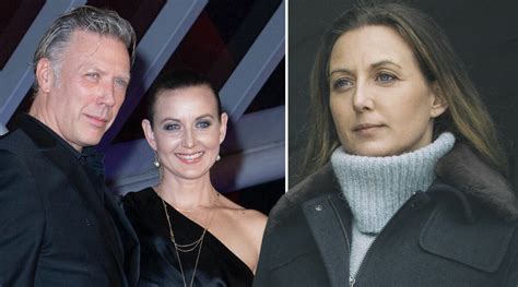 Mikael Persbrandt trebarnspappa vid 60: ”Nu får det .